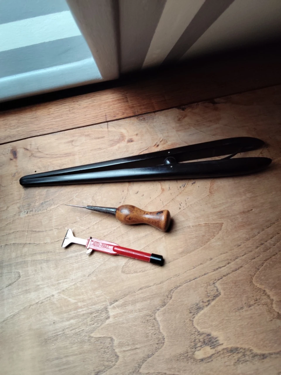 Oude schoenreparateur, schoenmaker naald, handschoenpin – photo 2